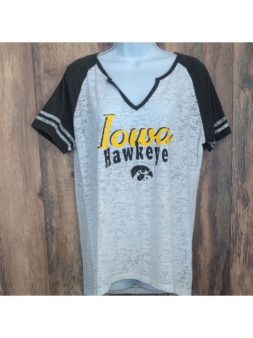Campus Heritage Iowa Hawkeye Women's V-Neck Tee XL D208